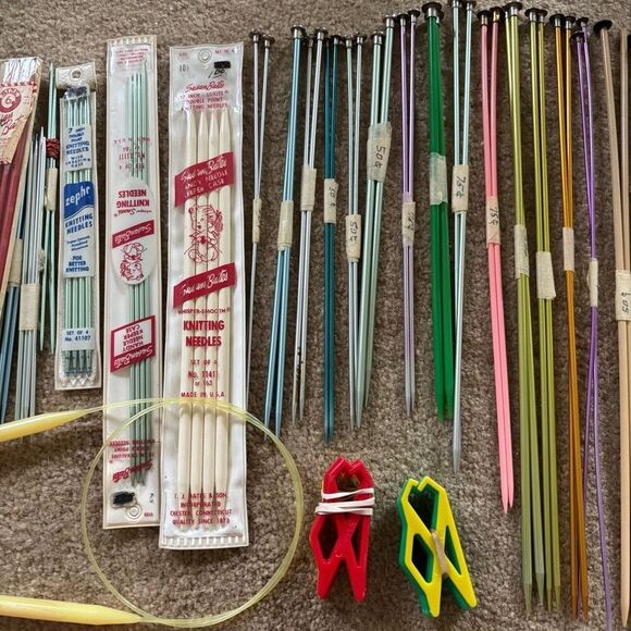 Large Lot Of Knitting Needles & Accessories - Picture 3 of 5